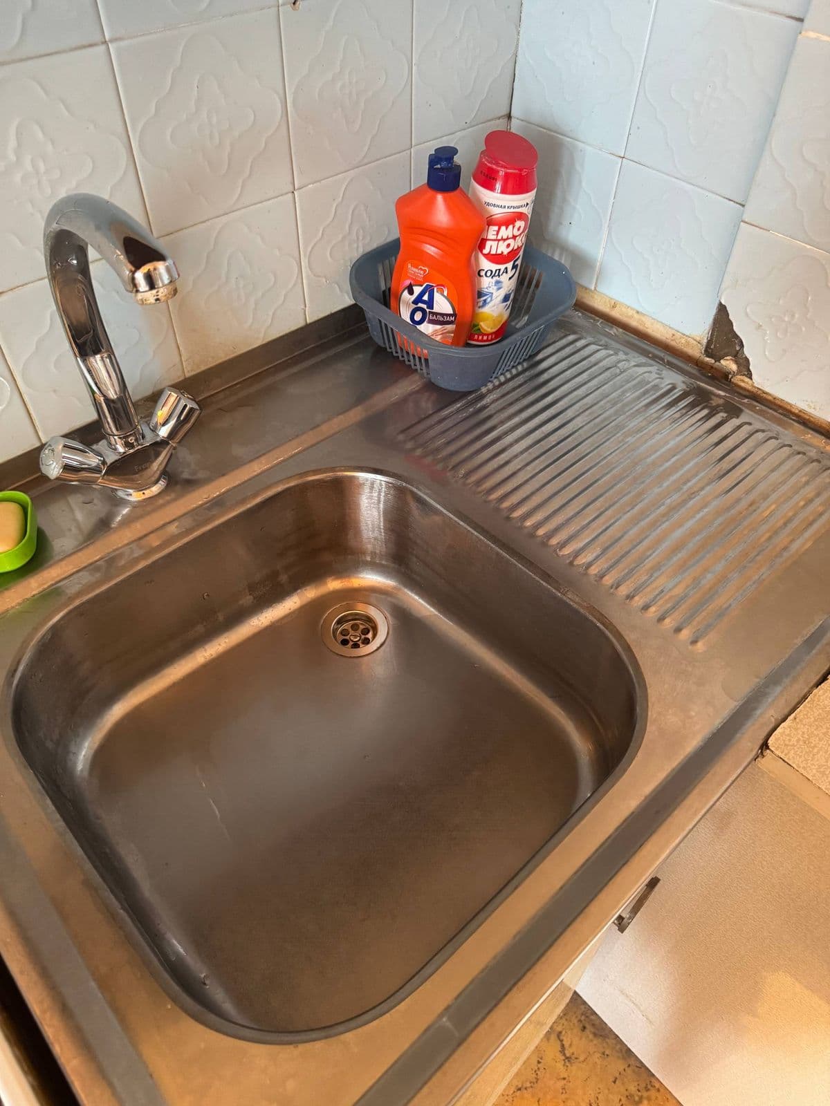 Кухонная мойка с крылом до и после очистки — после